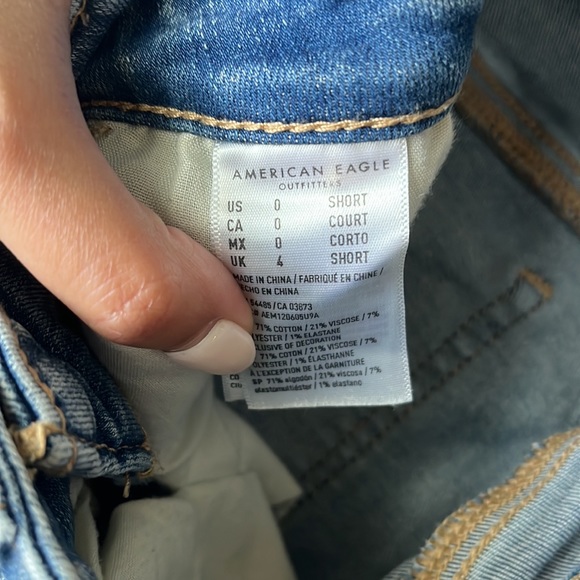 High Waisted Distressed Jeans - Picture 5 of 5